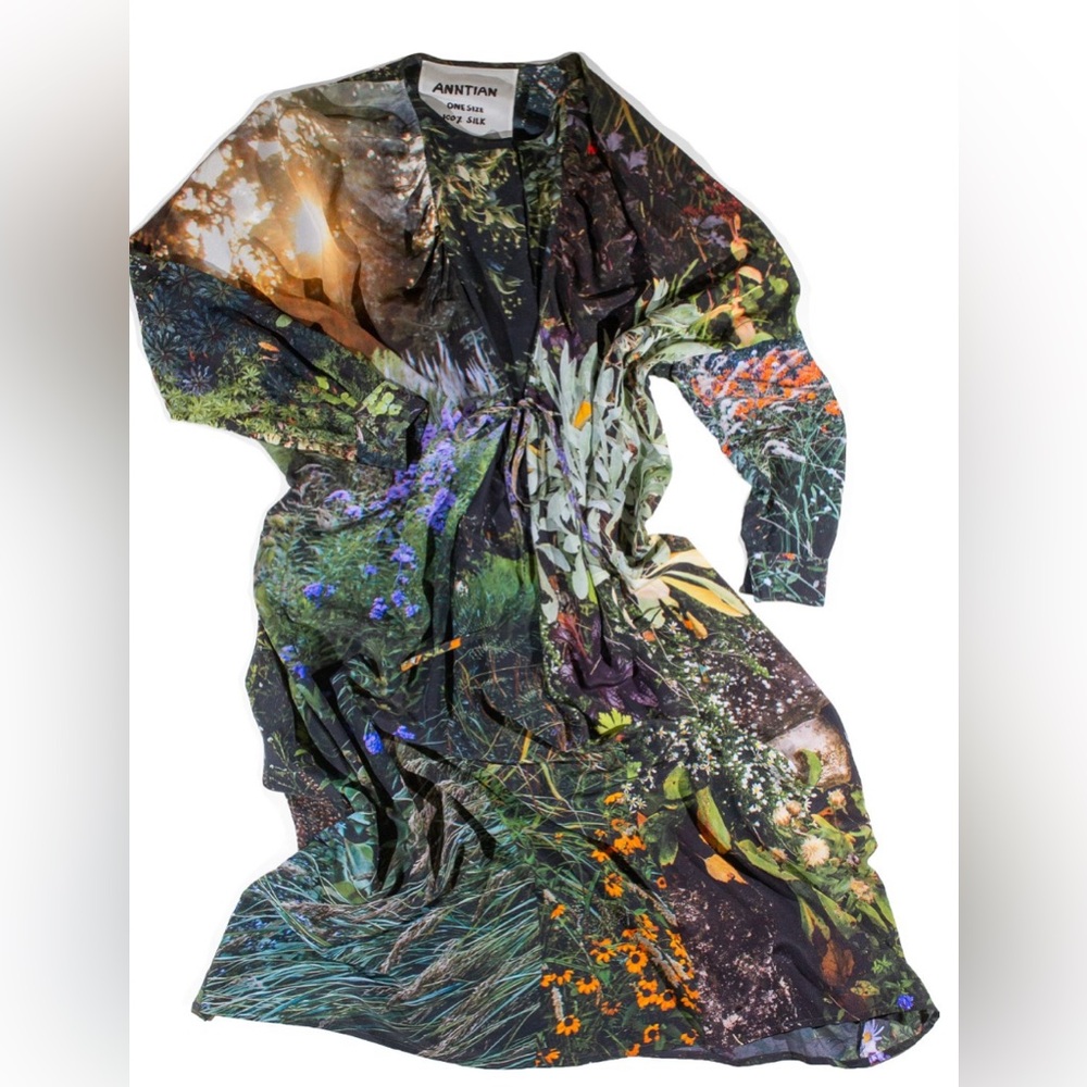 Anntian Marienberg herbs and flowers big dress